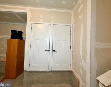 4812 Crest View Drive - Photo Thumbnail 54