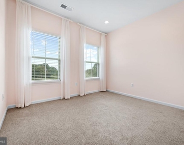 7610 Hubble Drive - Photo Thumbnail 20