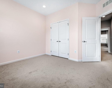 7610 Hubble Drive - Photo Thumbnail 22