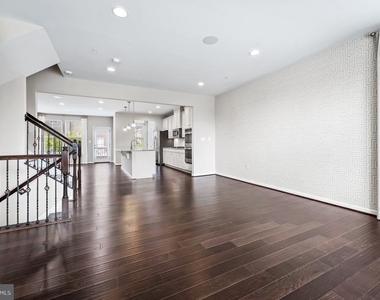 7610 Hubble Drive - Photo Thumbnail 7
