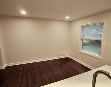 21 Shepherd Street - Photo Thumbnail 5
