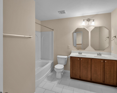 240 Seymour Place - Photo Thumbnail 9