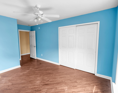 240 Seymour Place - Photo Thumbnail 19