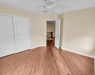240 Seymour Place - Photo Thumbnail 14