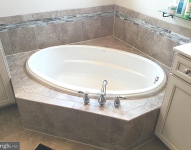 13251 Tivoli Lake Blvd Boulevard - Photo Thumbnail 14