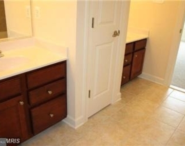 688 Pullman Place - Photo Thumbnail 18