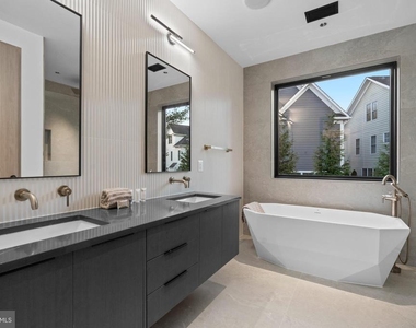 4902 Greenway Drive - Photo Thumbnail 38