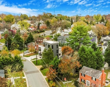 4902 Greenway Drive - Photo Thumbnail 1