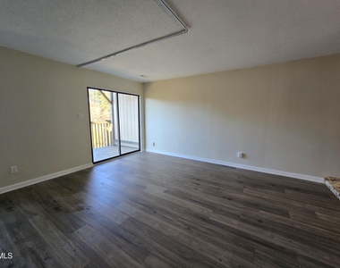 3071 Huntleigh Drive - Photo Thumbnail 10