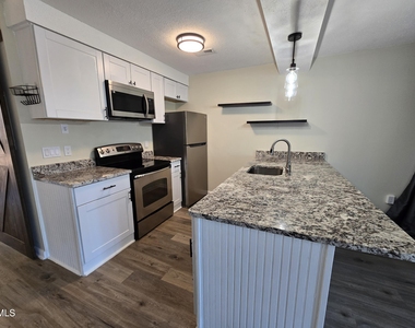 3071 Huntleigh Drive - Photo Thumbnail 12