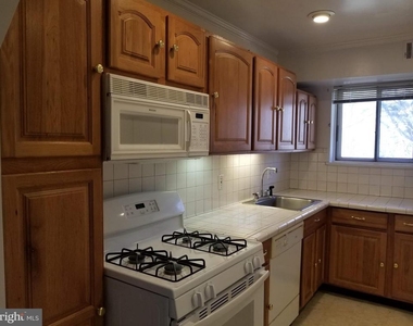 11400 Cherry Hill Road - Photo Thumbnail 4