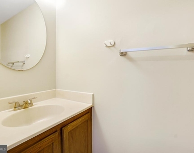 3121 Benton Square Drive - Photo Thumbnail 20
