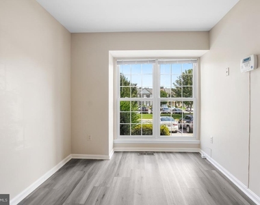 3121 Benton Square Drive - Photo Thumbnail 16