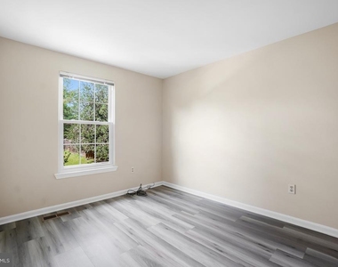 3121 Benton Square Drive - Photo Thumbnail 26
