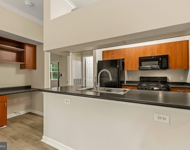 13501 Derry Glen Court - Photo Thumbnail 4