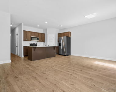 320 W Saltgrass Lane - Photo Thumbnail 5