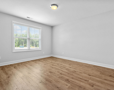 320 W Saltgrass Lane - Photo Thumbnail 9