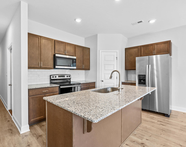 320 W Saltgrass Lane - Photo Thumbnail 2