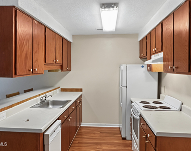 3007 Huntleigh Drive - Photo Thumbnail 6