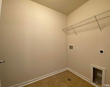 8016 Matinvesi Street - Photo Thumbnail 29