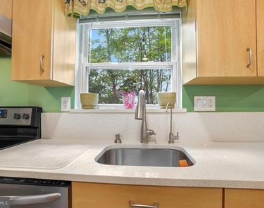 12911 Walnut View Court - Photo Thumbnail 9