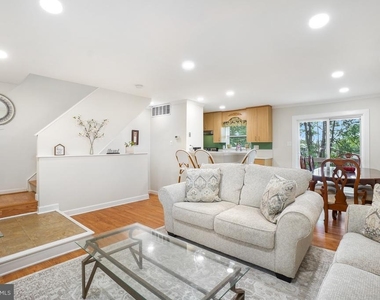 12911 Walnut View Court - Photo Thumbnail 8