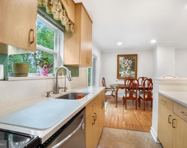 12911 Walnut View Court - Photo Thumbnail 11