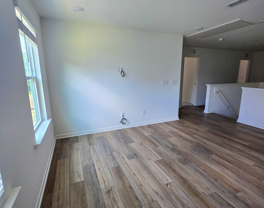 1544 Underbrush Drive - Photo Thumbnail 31