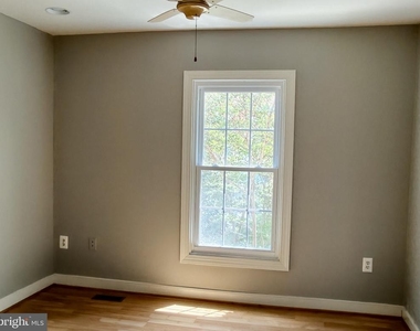 15726 Cherry Blossom Lane - Photo Thumbnail 9