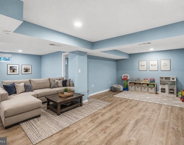 809 Woodley Drive - Photo Thumbnail 33