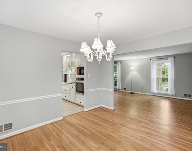 809 Woodley Drive - Photo Thumbnail 6