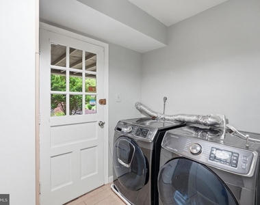 809 Woodley Drive - Photo Thumbnail 20