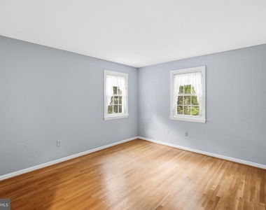 809 Woodley Drive - Photo Thumbnail 26