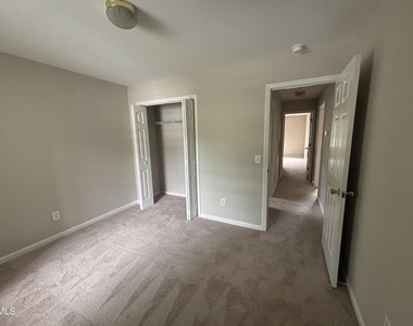 1950 Trailwood Heights Lane - Photo Thumbnail 17