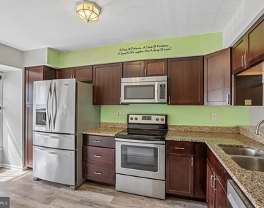 8134 Aspenwood Way - Photo Thumbnail 3
