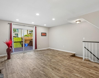 8134 Aspenwood Way - Photo Thumbnail 2