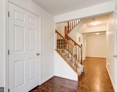 7114 Maiden Point Place - Photo Thumbnail 3