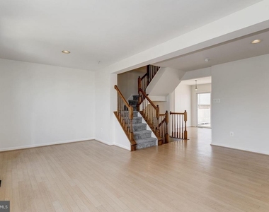 7114 Maiden Point Place - Photo Thumbnail 11