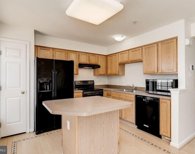 7114 Maiden Point Place - Photo Thumbnail 15