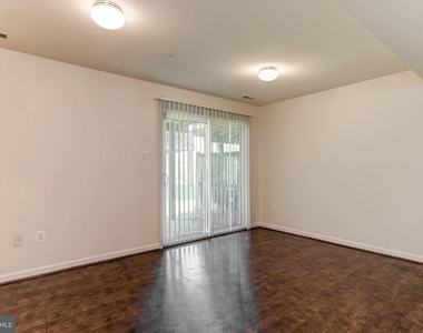 7114 Maiden Point Place - Photo Thumbnail 7