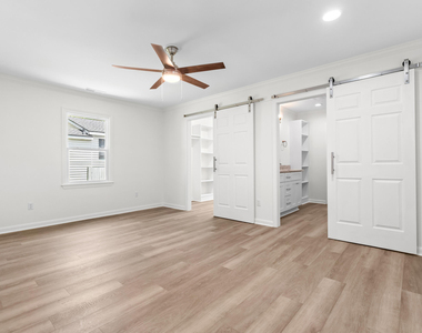 320 Clay Street - Photo Thumbnail 13