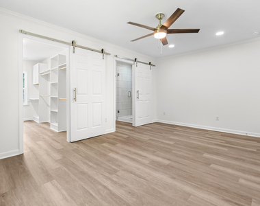 320 Clay Street - Photo Thumbnail 14
