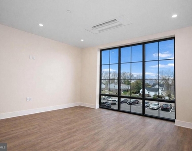 128 N Bond Street - Photo Thumbnail 25