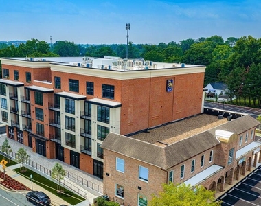 128 N Bond Street - Photo Thumbnail 35