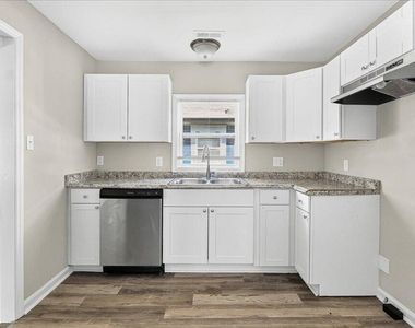 403 Spring Court - Photo Thumbnail 3