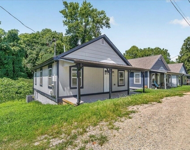 403 Spring Court - Photo Thumbnail 28