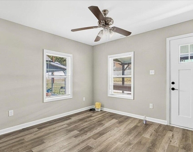 403 Spring Court - Photo Thumbnail 20
