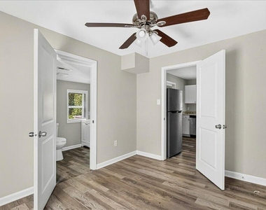 403 Spring Court - Photo Thumbnail 12