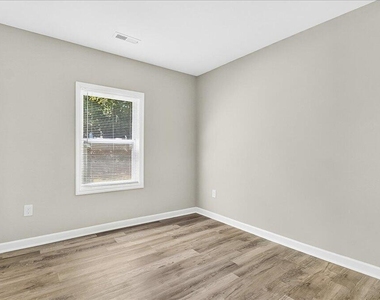 403 Spring Court - Photo Thumbnail 17