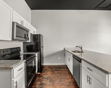 202 S Main Street - Photo Thumbnail 5